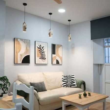 Apartamentos Alfaqueque B Севилья Экстерьер фото