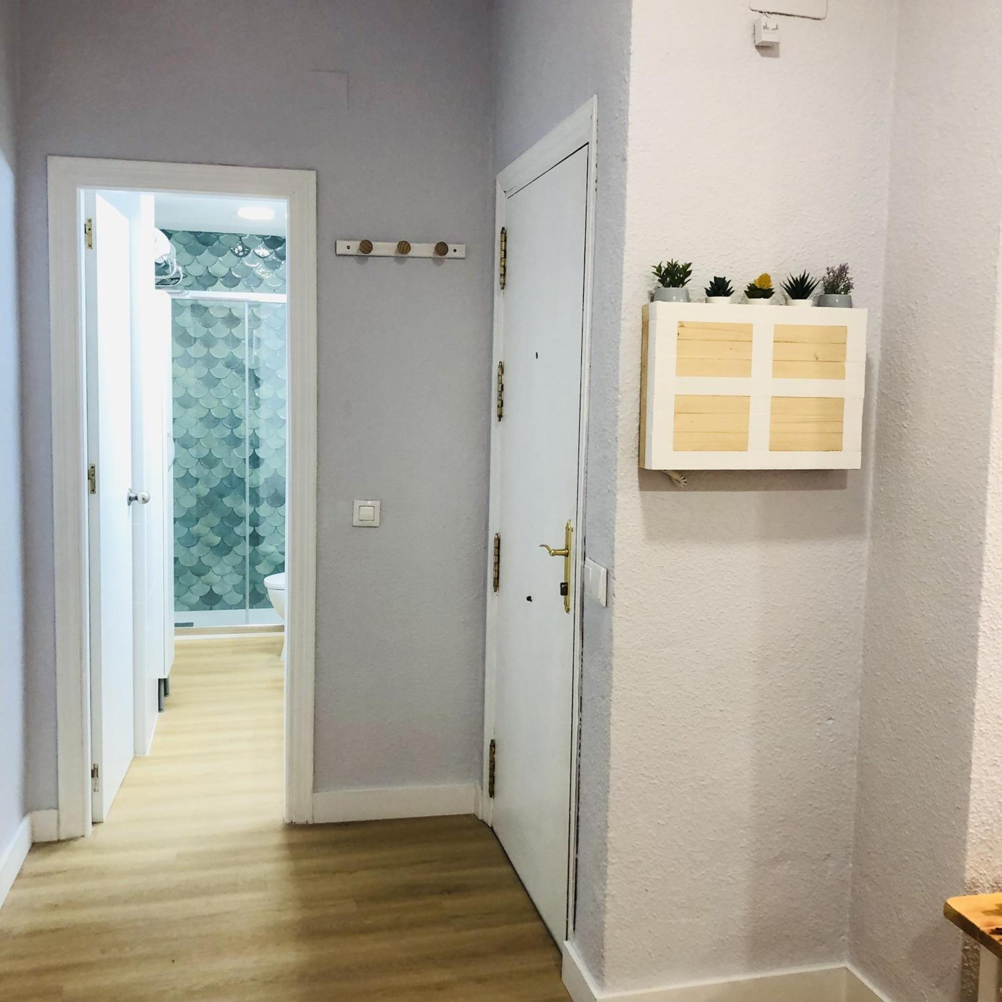 Apartamentos Alfaqueque B Севилья Экстерьер фото