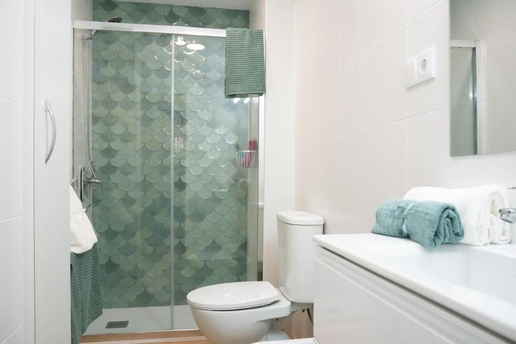 Apartamentos Alfaqueque B Севилья Экстерьер фото